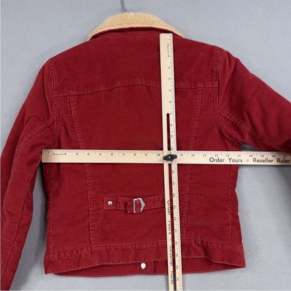Levis Jacket Juniors Small Corduroy Sherpa Lined Trucker Western Retro
USA Red - Picture 9 of 11